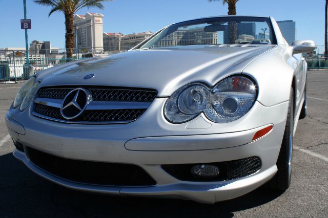 2004 Mercedes-Benz SL-Class 2WD XLT Styleside