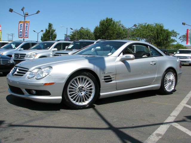 2004 Mercedes-Benz SL-Class 2WD XLT Styleside