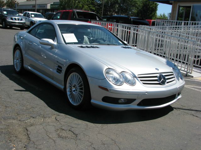 2004 Mercedes-Benz SL-Class 2WD XLT Styleside