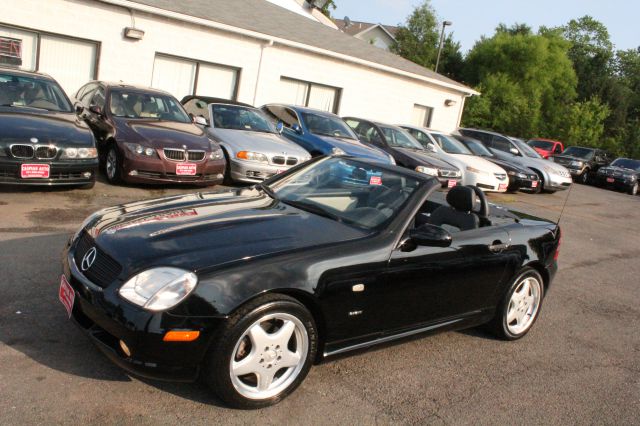 2000 Mercedes-Benz SLK-Class LE Clean Car Fax Priced To Go