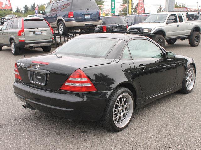 2001 Mercedes-Benz SLK-Class Navigation Package Sedan
