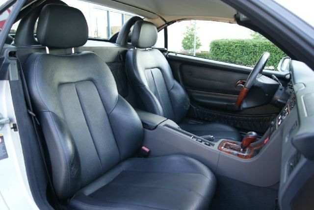 2001 Mercedes-Benz SLK-Class Navigation Package Sedan