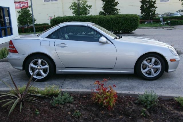 2001 Mercedes-Benz SLK-Class Navigation Package Sedan