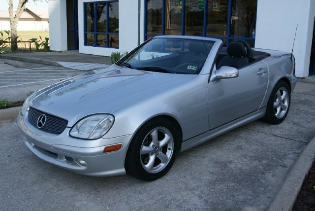 2001 Mercedes-Benz SLK-Class Navigation Package Sedan