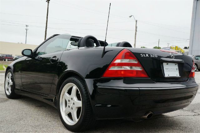 2002 Mercedes-Benz SLK-Class Crew Cab FX4 4WD