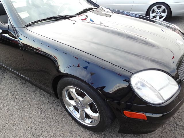 2002 Mercedes-Benz SLK-Class Navigation Package Sedan