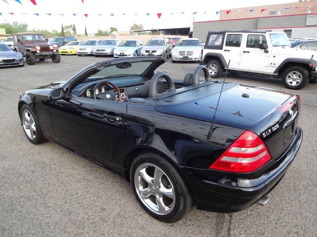 2002 Mercedes-Benz SLK-Class Navigation Package Sedan