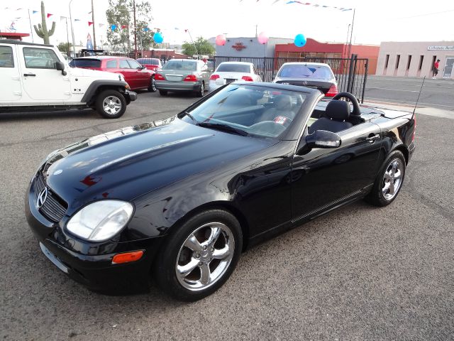 2002 Mercedes-Benz SLK-Class Navigation Package Sedan