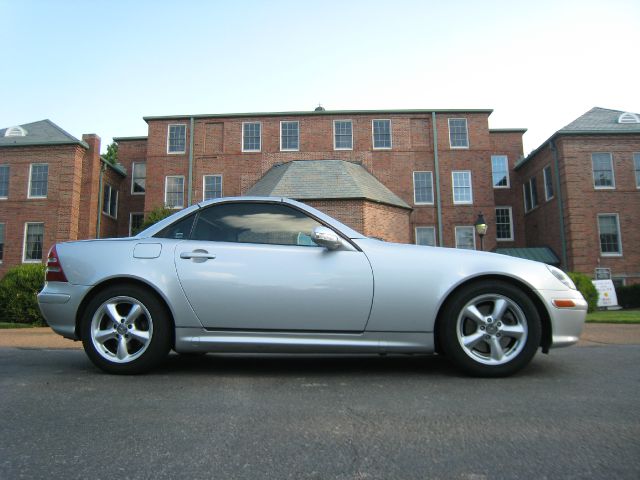 2002 Mercedes-Benz SLK-Class Navigation Package Sedan