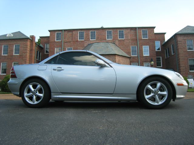 2002 Mercedes-Benz SLK-Class Navigation Package Sedan