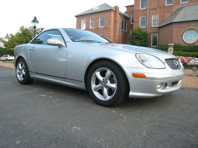 2002 Mercedes-Benz SLK-Class Navigation Package Sedan