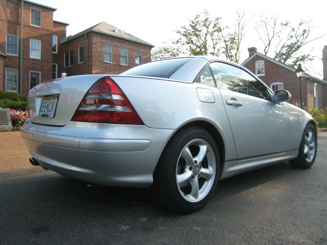2002 Mercedes-Benz SLK-Class Navigation Package Sedan