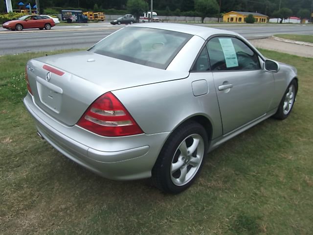 2002 Mercedes-Benz SLK-Class Navigation Package Sedan