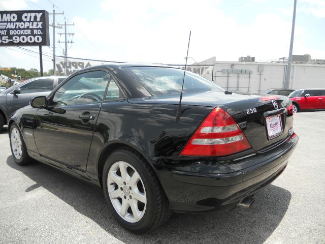 2003 Mercedes-Benz SLK-Class 2dr HB DSG Hatchback