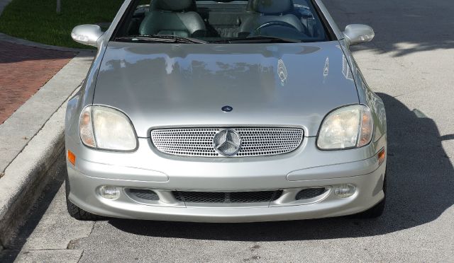 2003 Mercedes-Benz SLK-Class Navigation Package Sedan