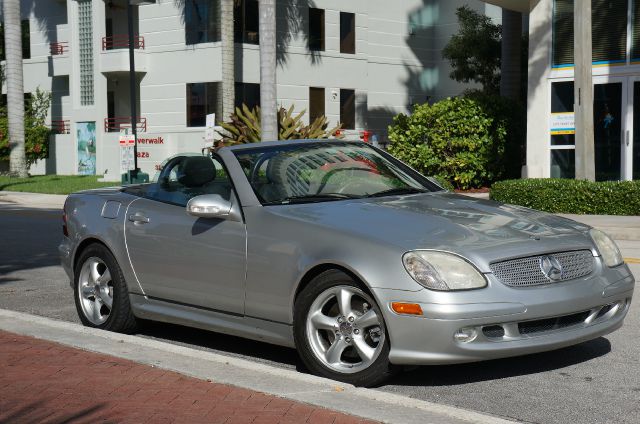 2003 Mercedes-Benz SLK-Class Navigation Package Sedan
