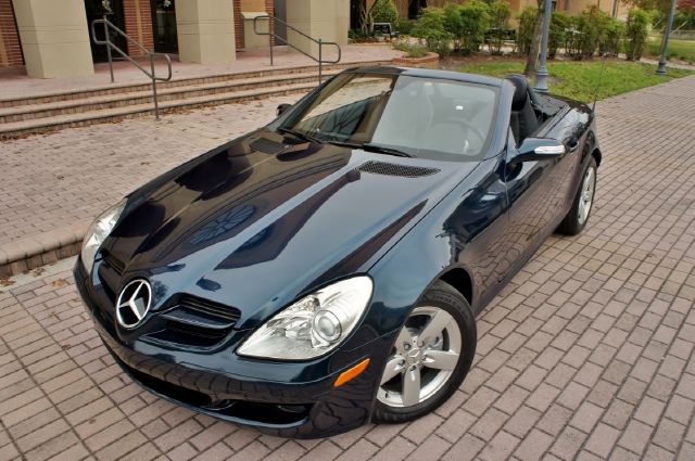 2006 Mercedes-Benz SLK-Class XL Ext-cab 4 Dr 4x4