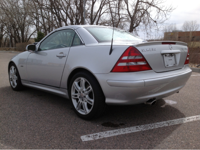 2004 Mercedes-Benz SLK Limited 7-passenger