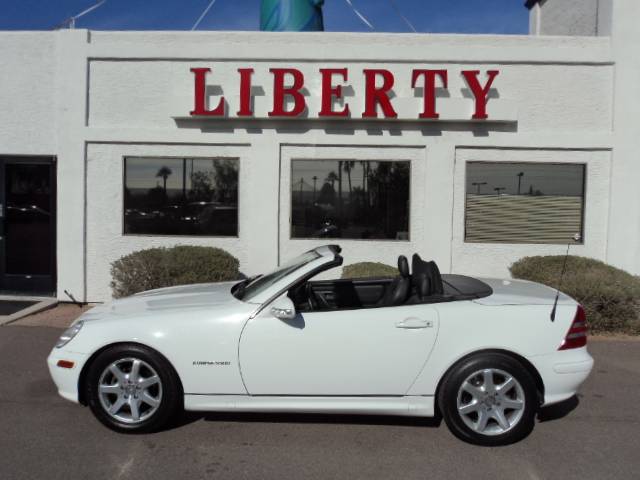 2001 Mercedes-Benz SLK Class 2dr HB DSG Hatchback