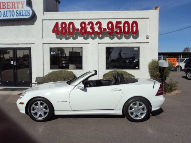2001 Mercedes-Benz SLK Class 2dr HB DSG Hatchback