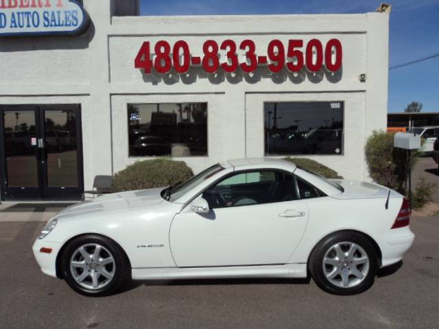 2001 Mercedes-Benz SLK Class 2dr HB DSG Hatchback