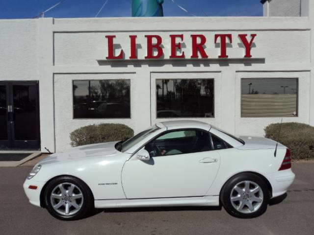 2001 Mercedes-Benz SLK Class 2dr HB DSG Hatchback