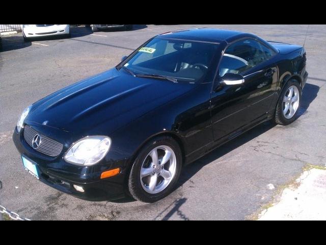 2001 Mercedes-Benz SLK Class Navigation Package Sedan