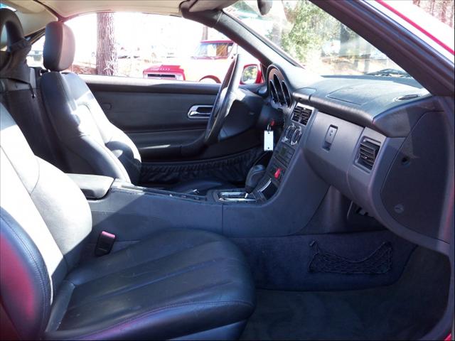 2001 Mercedes-Benz SLK Class 2dr HB DSG Hatchback