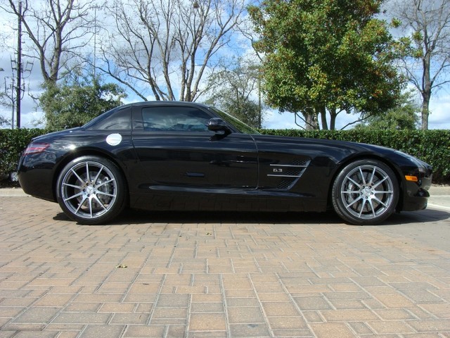 2011 Mercedes-Benz SLS-Class SEL DVD Entertainment
