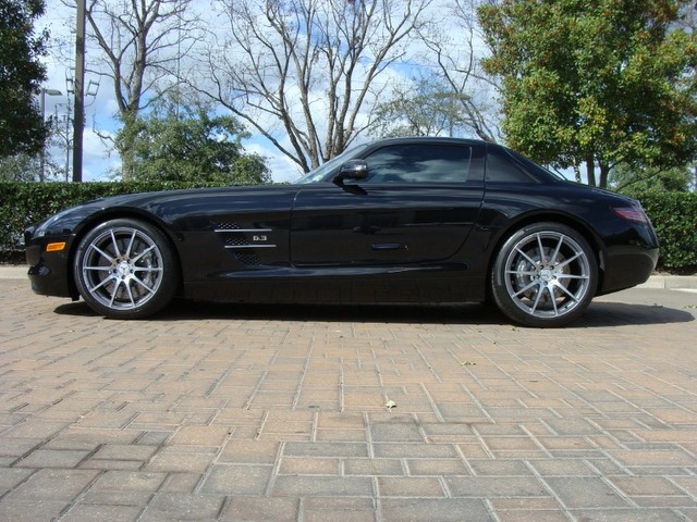 2011 Mercedes-Benz SLS-Class SEL DVD Entertainment