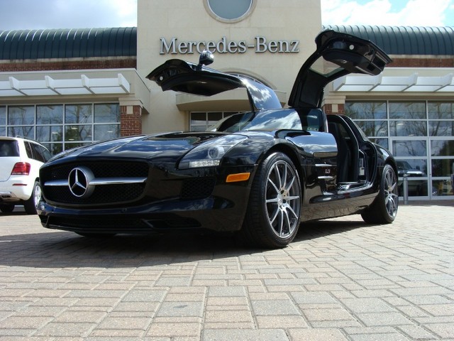 2011 Mercedes-Benz SLS-Class SEL DVD Entertainment