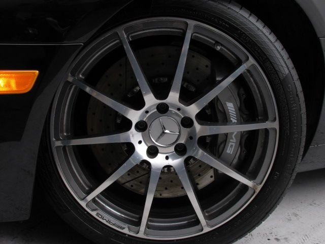 2011 Mercedes-Benz SLS-Class SEL DVD Entertainment