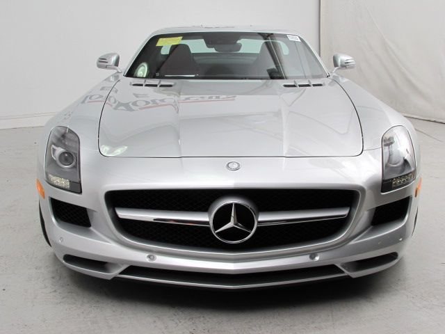 2011 Mercedes-Benz SLS-Class SEL DVD Entertainment