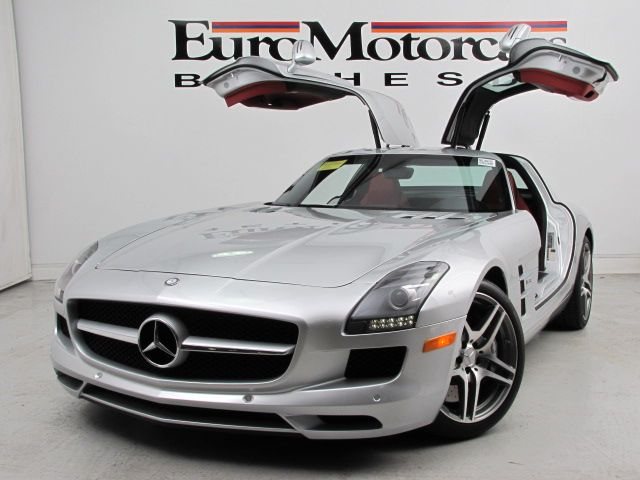 2011 Mercedes-Benz SLS-Class SEL DVD Entertainment