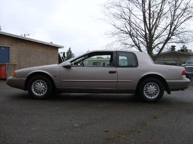 1995 Mercury Cougar LE 4-door