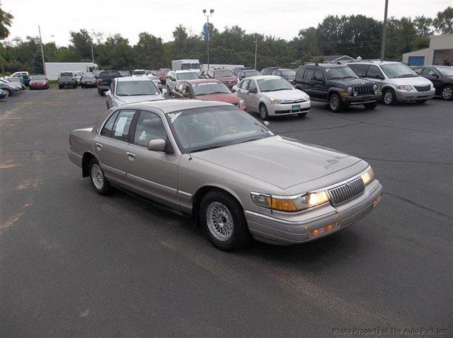 1994 Mercury Grand Marquis 3.2 Sedan 4dr