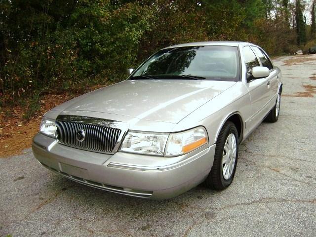 2004 Mercury Grand Marquis Crew Cab 167 WB 4WD DRW