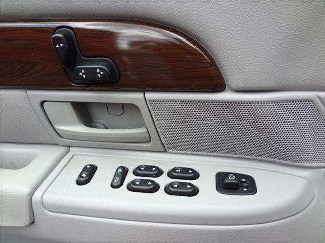 2004 Mercury Grand Marquis 3.2 Sedan 4dr