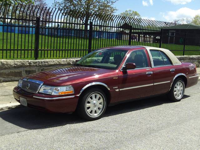 2004 Mercury Grand Marquis Base GL