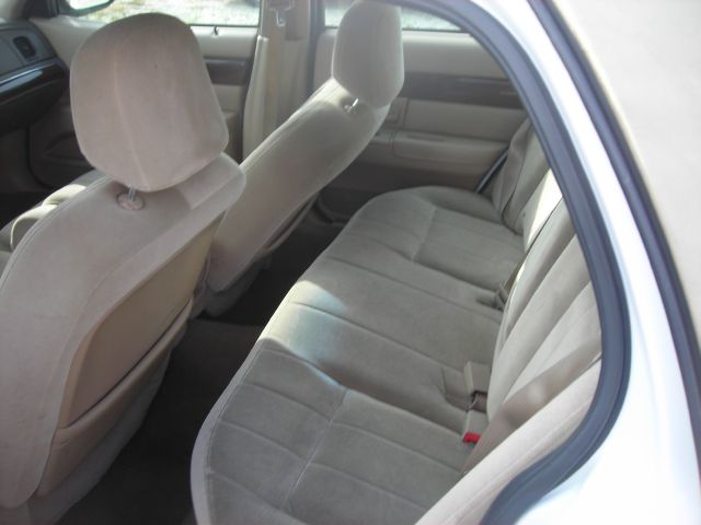 2004 Mercury Grand Marquis Crew Cab 167 WB 4WD DRW