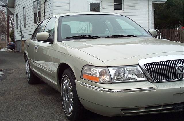 2004 Mercury Grand Marquis Crew Cab 167 WB 4WD DRW