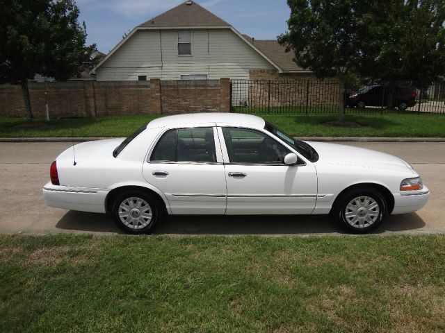 2005 Mercury Grand Marquis Crew Cab 167 WB 4WD DRW