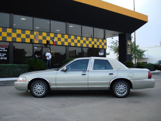 2005 Mercury Grand Marquis Crew Cab 167 WB 4WD DRW
