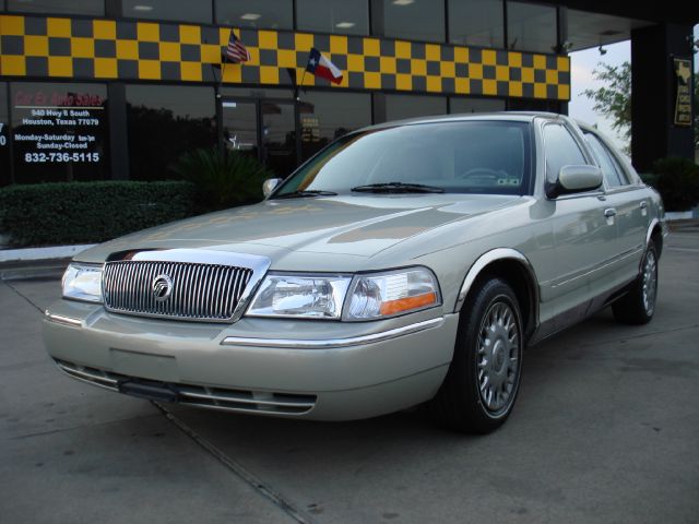 2005 Mercury Grand Marquis Crew Cab 167 WB 4WD DRW
