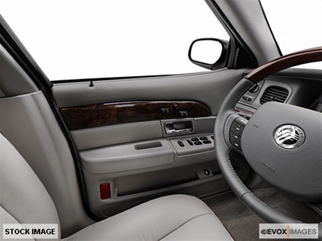 2007 Mercury Grand Marquis Crew Cab 167 WB 4WD DRW