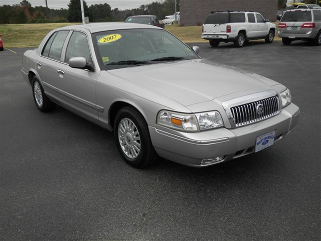 2007 Mercury Grand Marquis Touring W/nav.sys