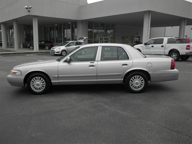 2007 Mercury Grand Marquis Touring W/nav.sys