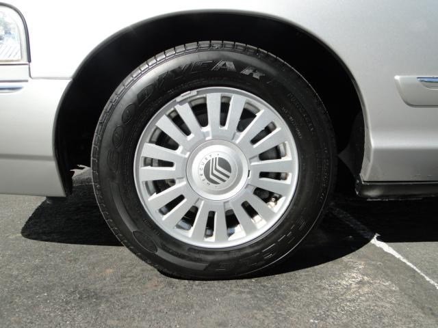 2007 Mercury Grand Marquis Touring W/nav.sys