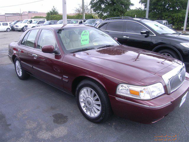 2009 Mercury Grand Marquis Touring W/nav.sys