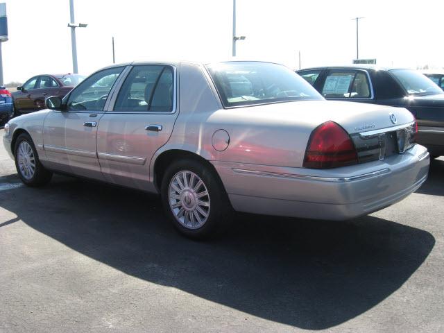 2009 Mercury Grand Marquis Touring W/nav.sys